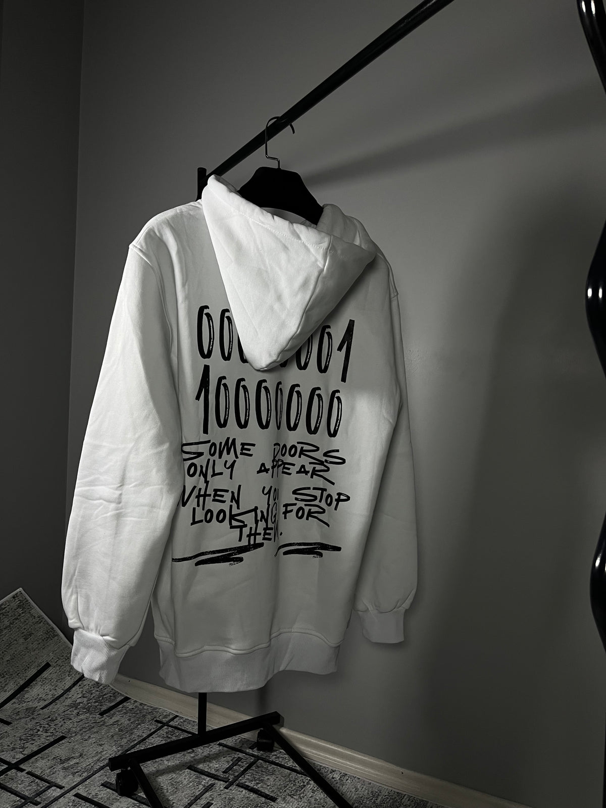 LOOK AGAIN — Beyaz Grafik Hoodie