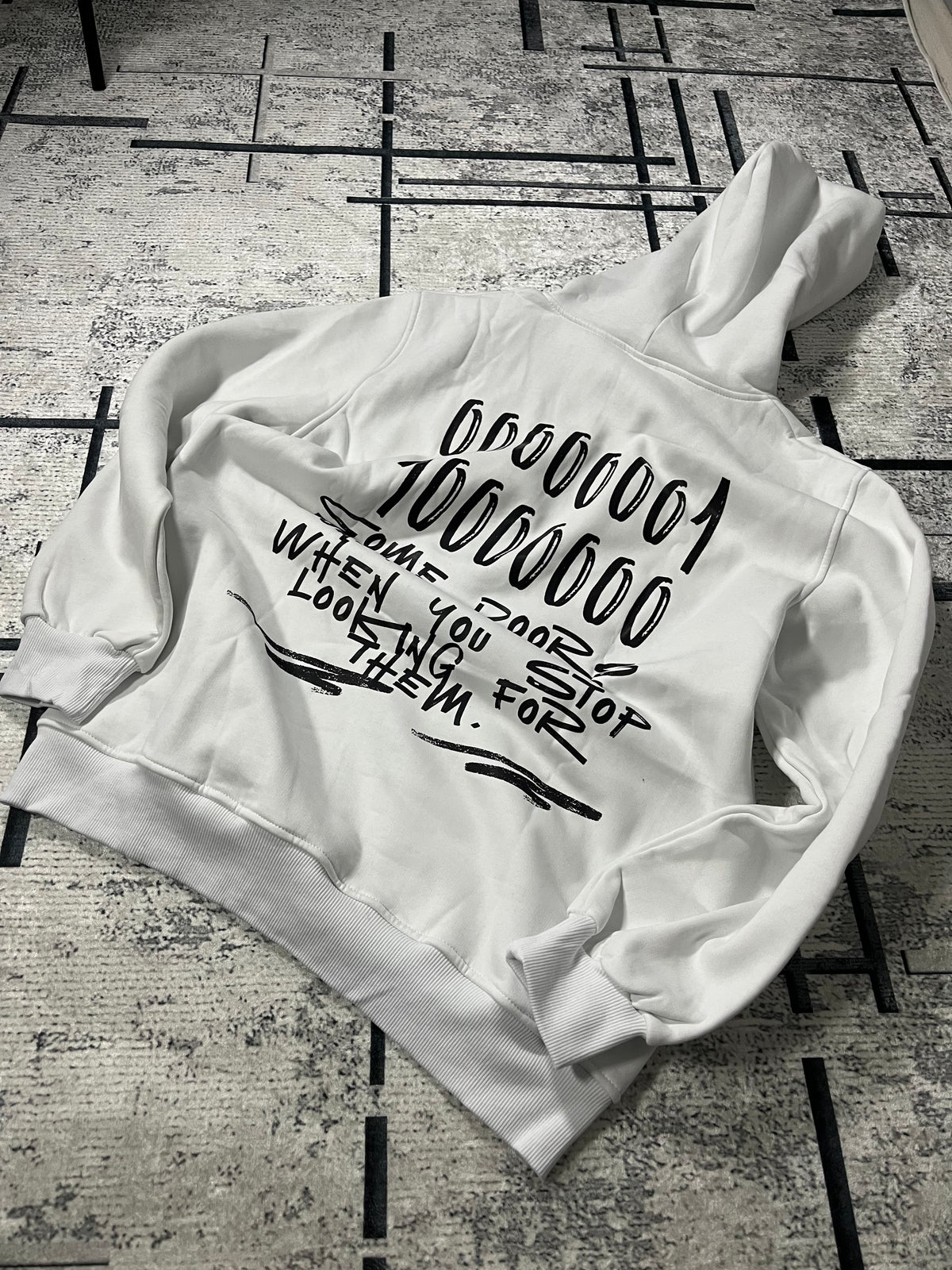 LOOK AGAIN — Beyaz Grafik Hoodie