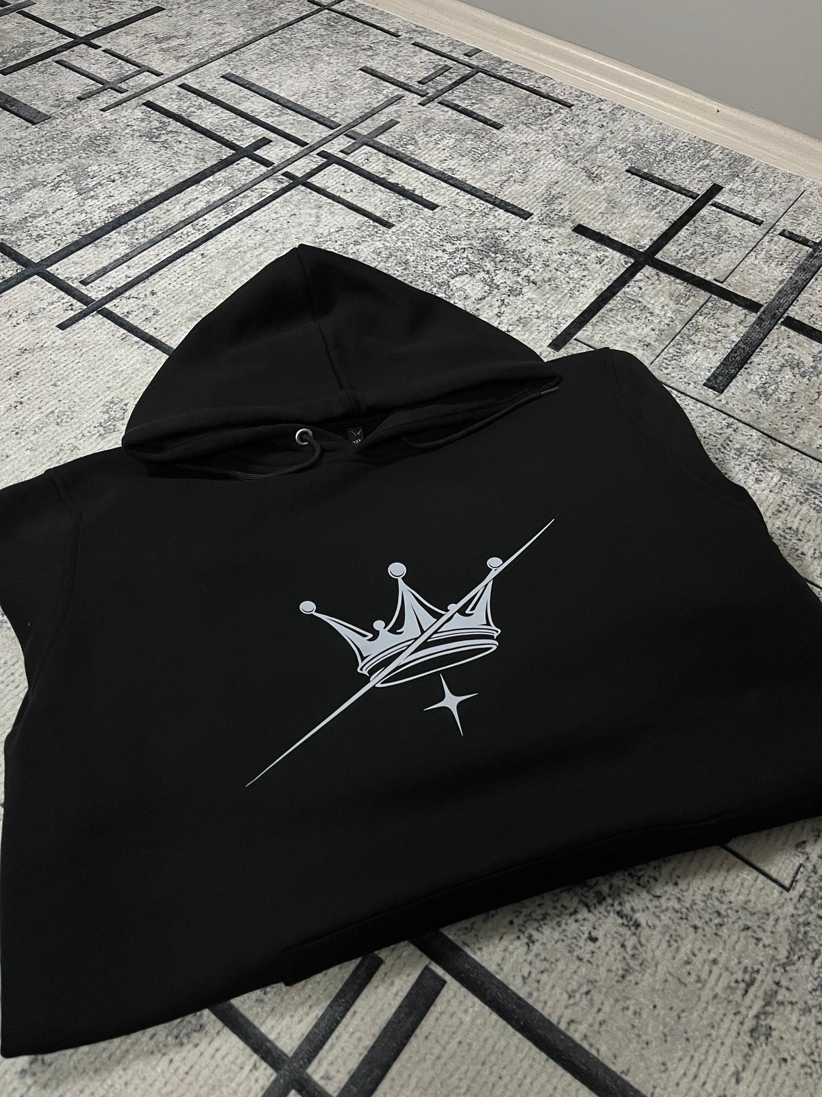 GET AWAY — Taç Baskılı Siyah Hoodie