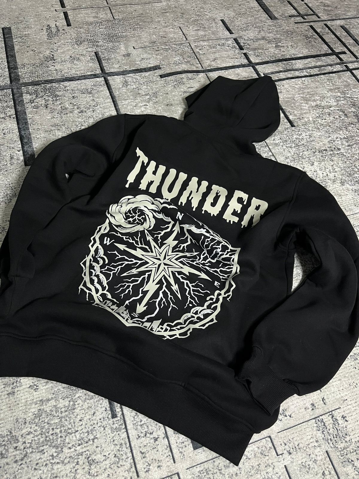 THUNDER —  Pusula Baskılı Siyah Hoodie
